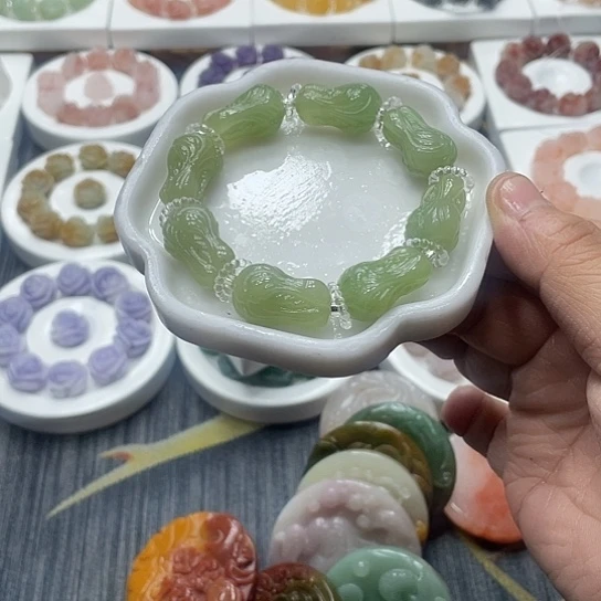 石英质玉（非洲翠）合金手串