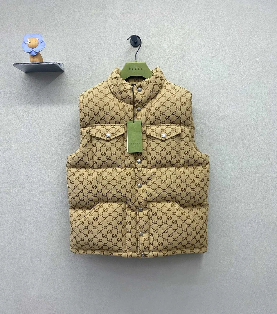 未使用 GUCCI/古驰 老花立领羽绒马甲/尺码s（胸围约110）