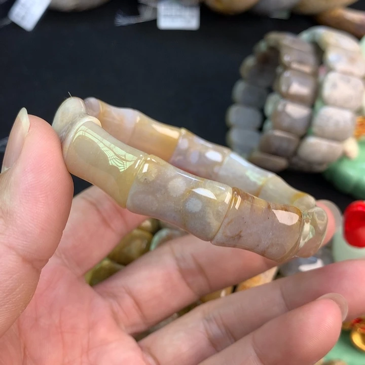 【闪购商品】硅化珊瑚（珊瑚玉）手链未镶嵌马****果