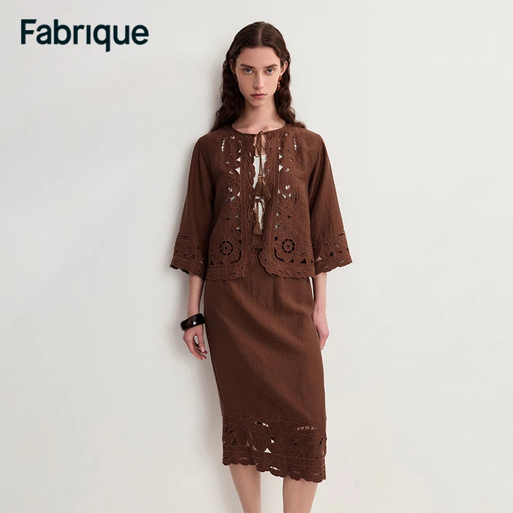 Fabrique Amalia 春夏新款摩卡棕亚麻镂空刺绣复古上衣与半裙套装