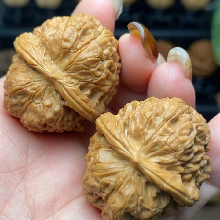 文玩核桃吊坠铁蛤蟆