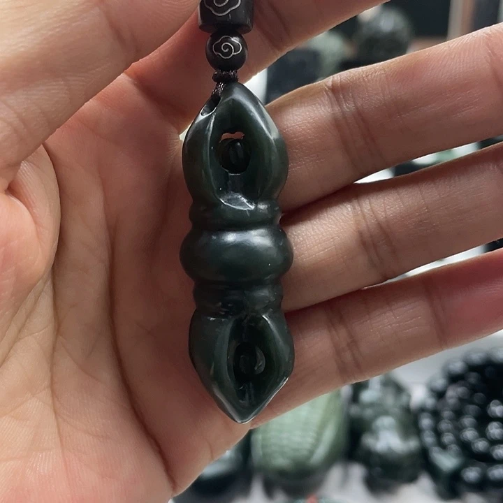 【闪购商品】颈饰未镶嵌和田玉（青玉）