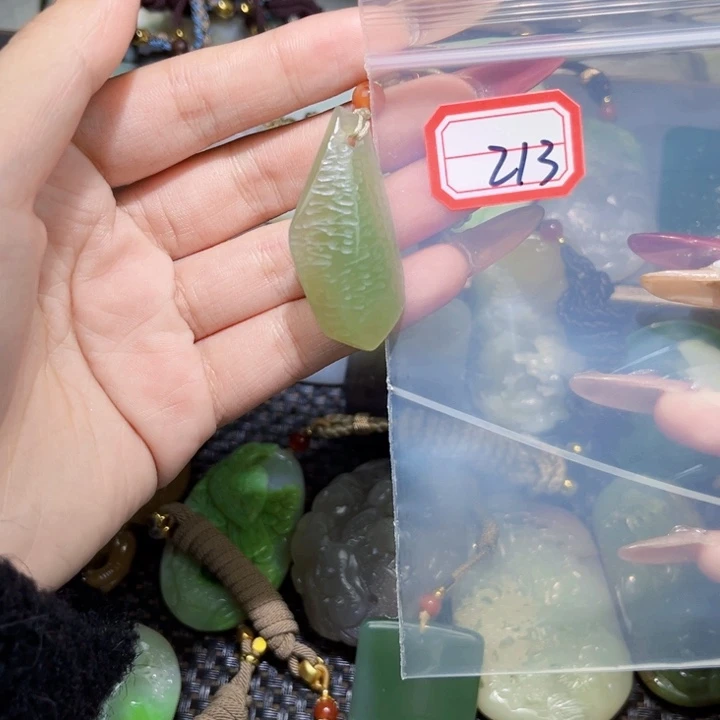 和田玉和田玉边角料随机发未镶嵌