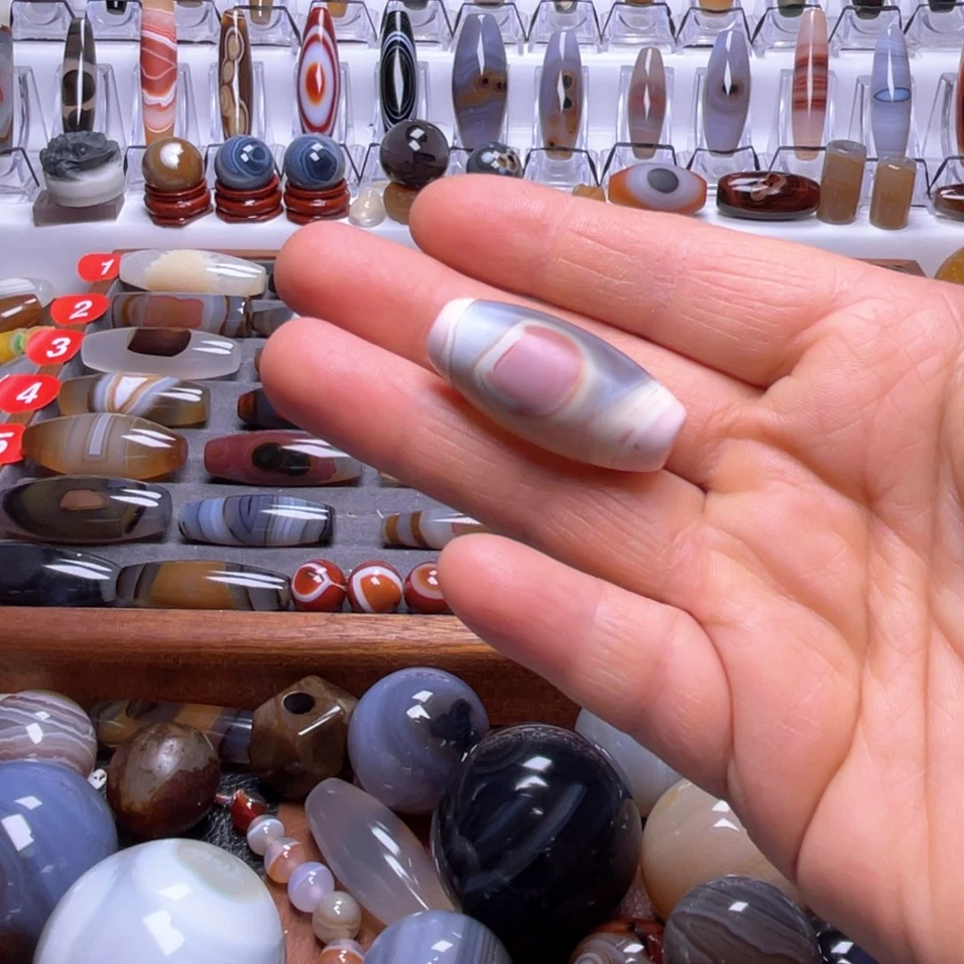 玛瑙/玉髓颈饰合金