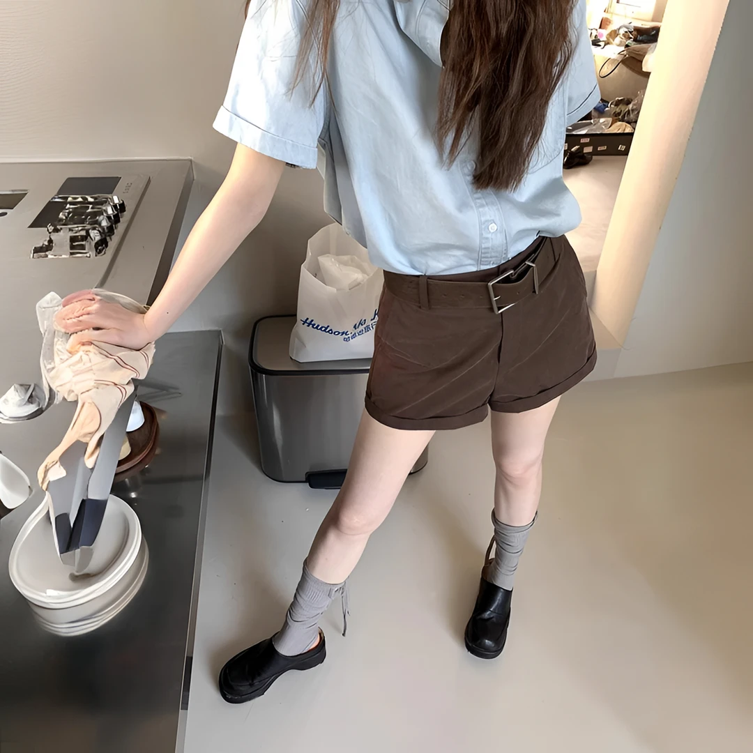 美式复古辣妹显瘦休闲短裤2025夏季通勤气质百搭棕色直筒宽松裤子