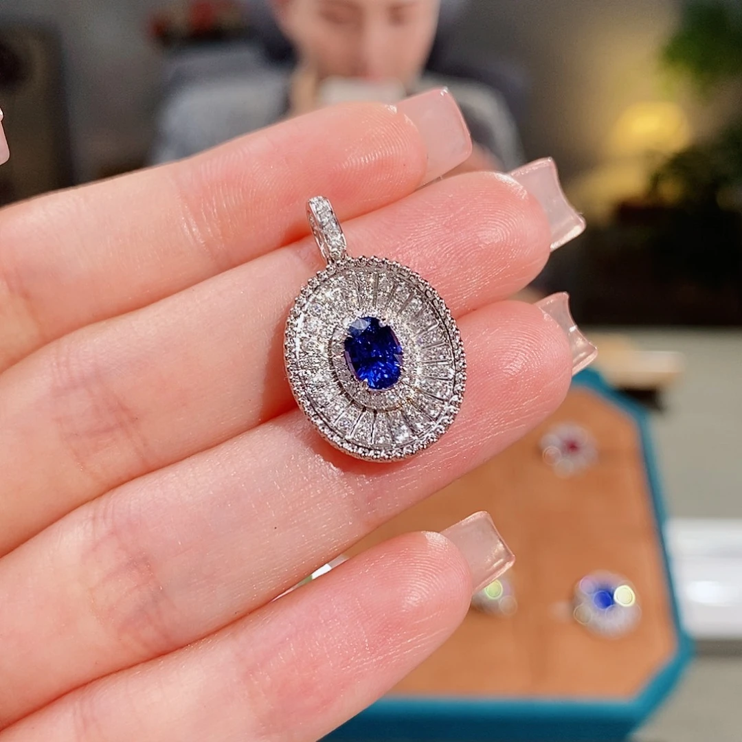 颈饰18K金镶嵌蓝宝石0.91ct