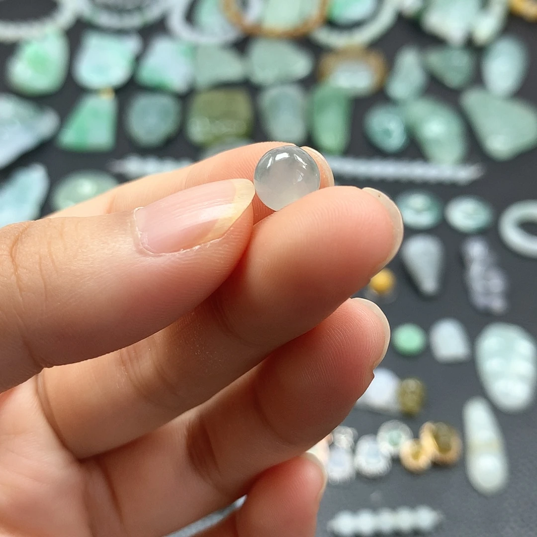 翡翠未镶嵌颈饰珠子