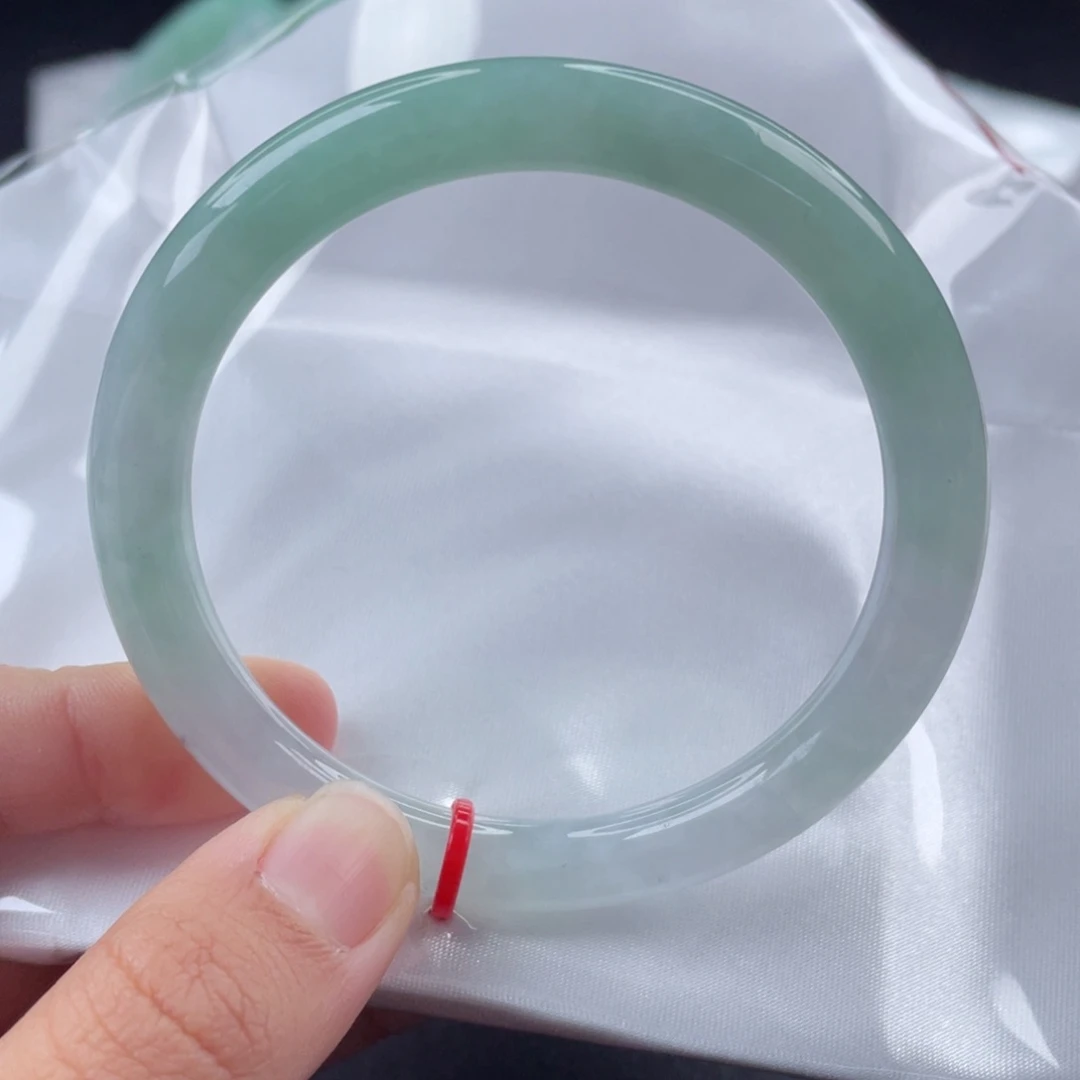 翡翠手镯（圆镯）未镶嵌57-58圈