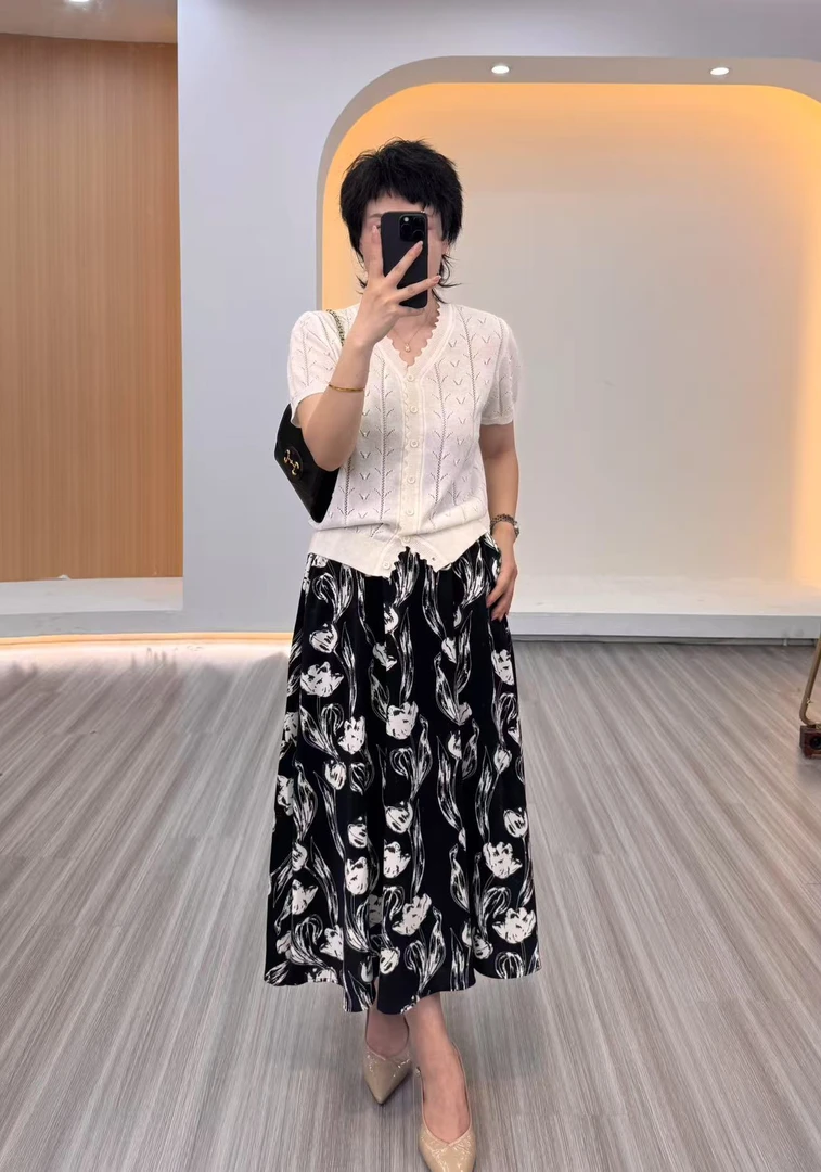 【晴姐】M2206 黑色郁金香花朵收腰显瘦半身裙