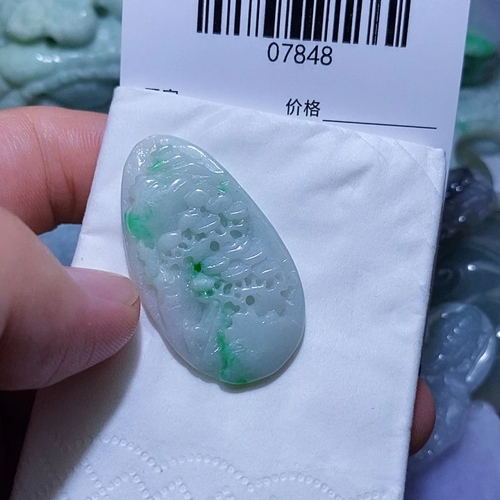 翡翠未镶嵌颈饰天光墟翡翠市场现金代购