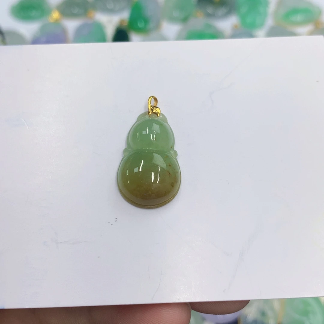 翡翠18K金镶嵌颈饰翡翠