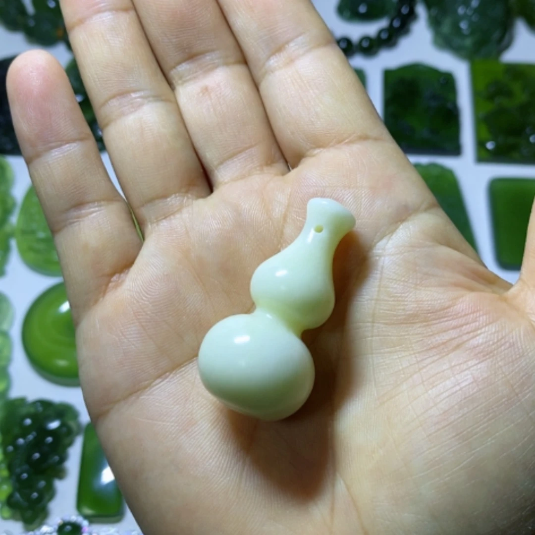 【闪购商品】未镶嵌蛇纹石玉颈饰