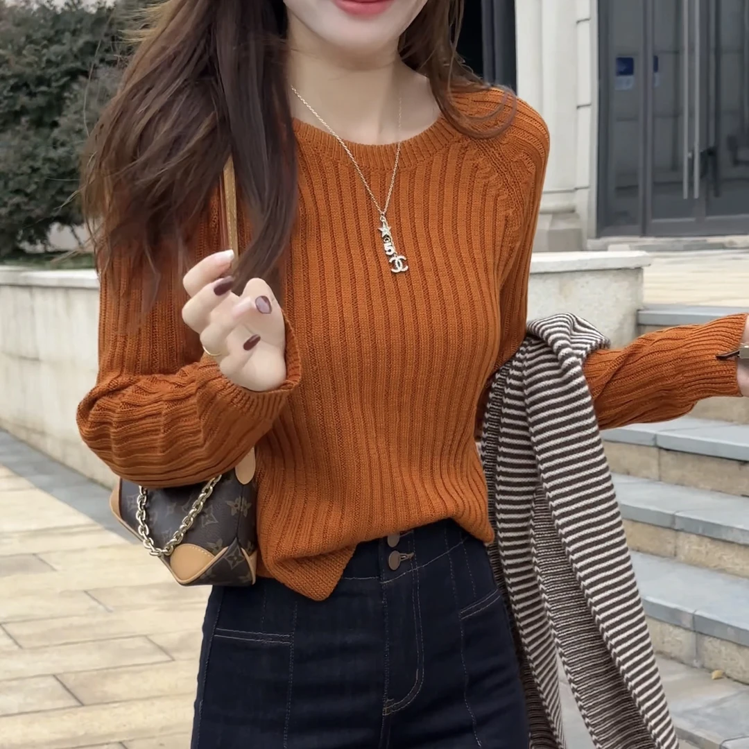 Barbie Siyu【九月】8193秋季流光风圆领百搭套头纯色竖纹显瘦毛衣