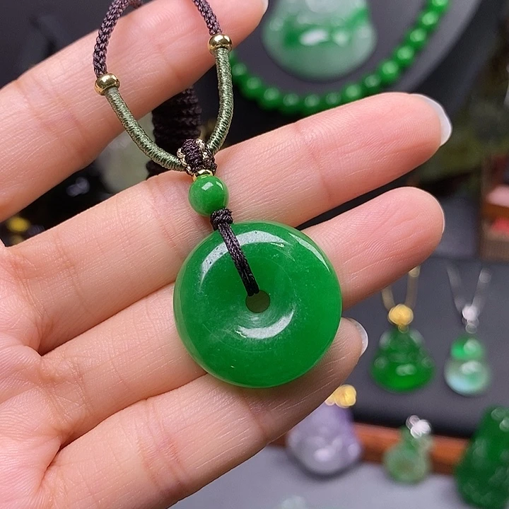 吊坠(赠链)未镶嵌翡翠