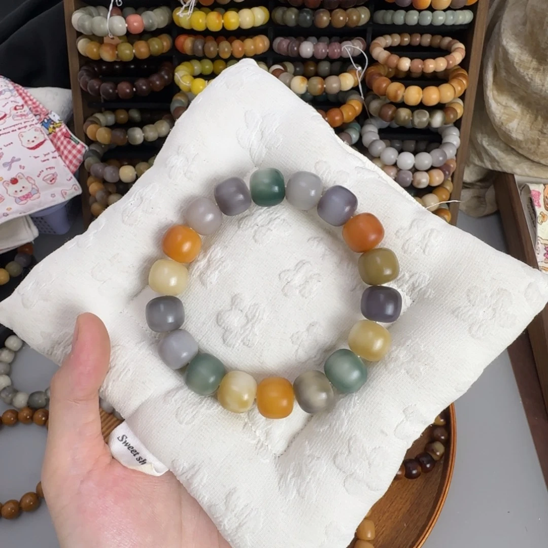 吊坠白玉菩提干磨 孔雀舞