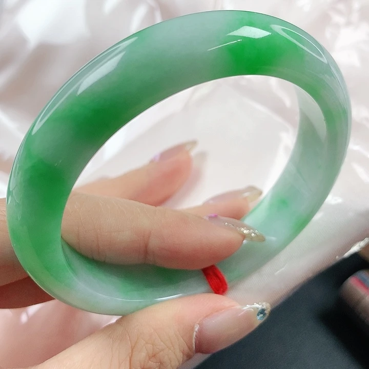 未镶嵌手镯翡翠，905