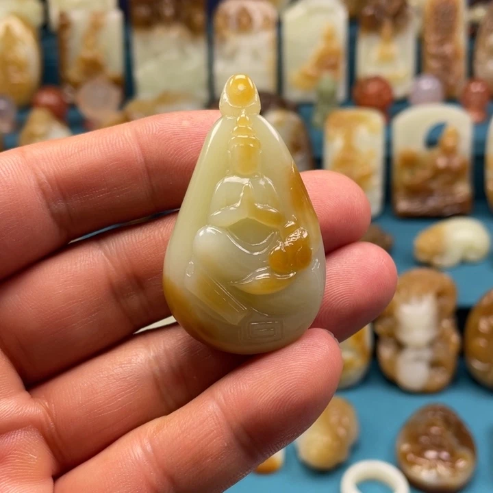 颈饰未镶嵌和田玉