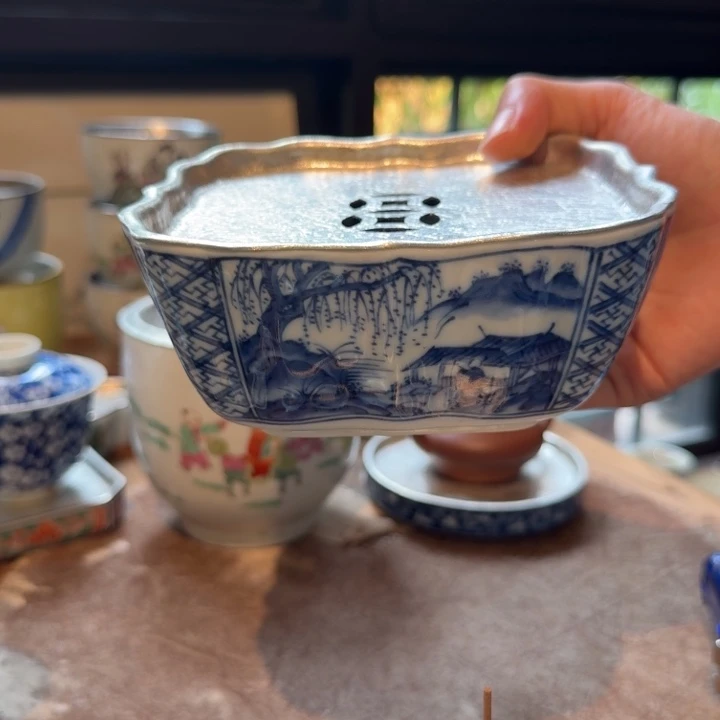 壶承天的作品是由一个