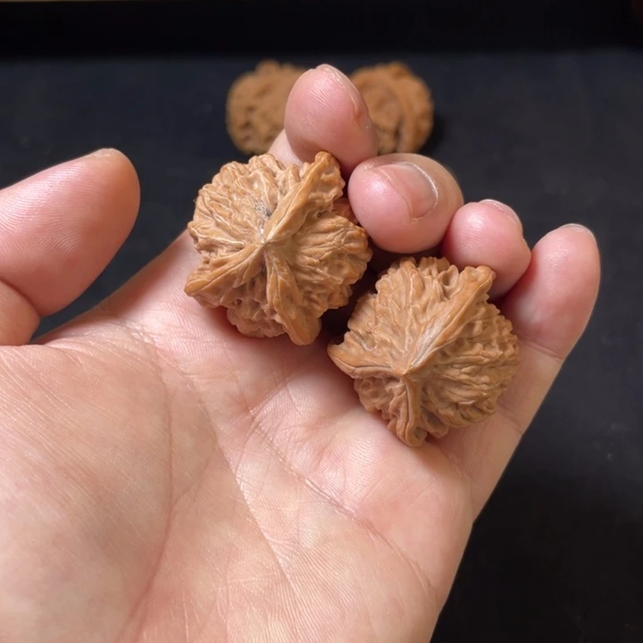 把件文玩核桃盘山三棱34