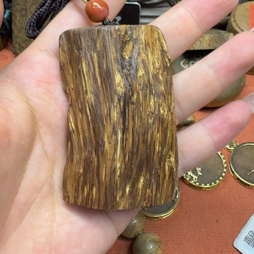 大叶紫檀（黑酸枝木类）
