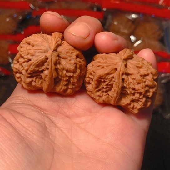 把件文玩核桃白狮子异形