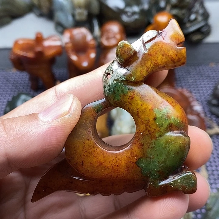 未镶嵌蛇纹石玉颈饰