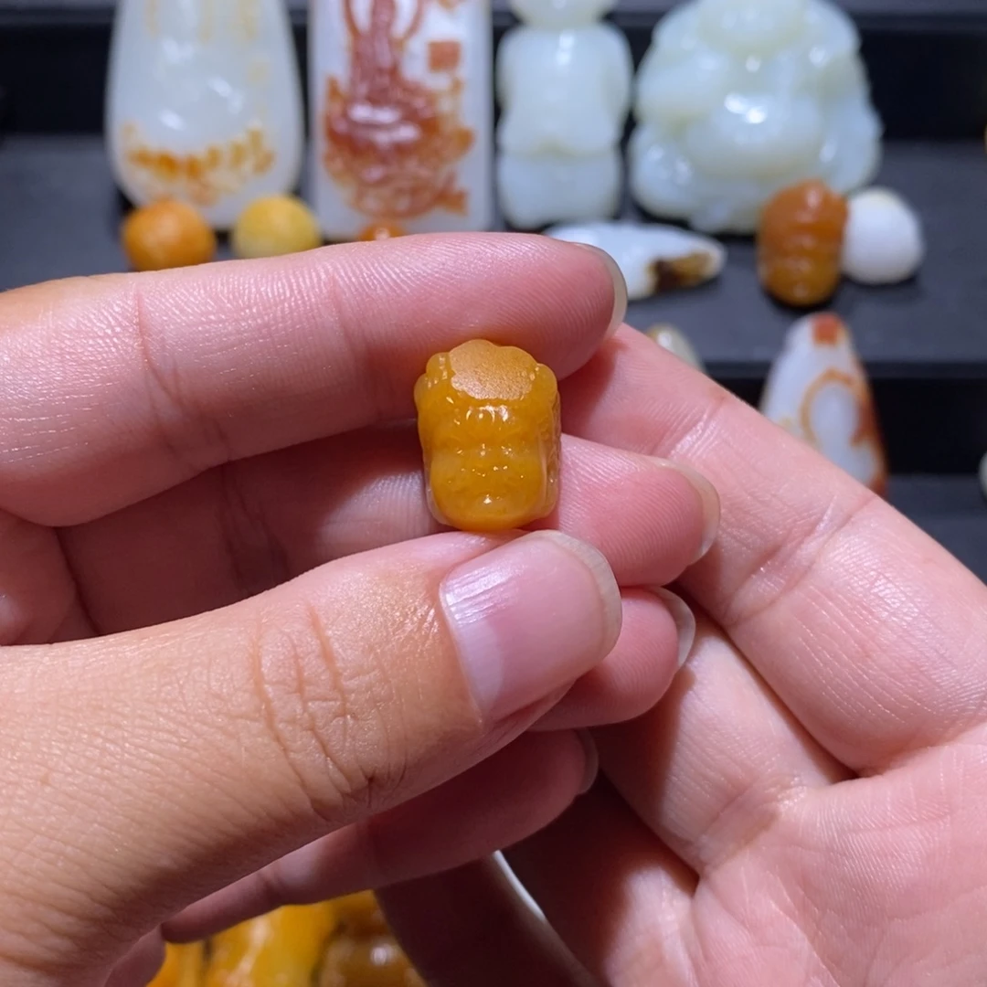 *****颈饰未镶嵌和田玉