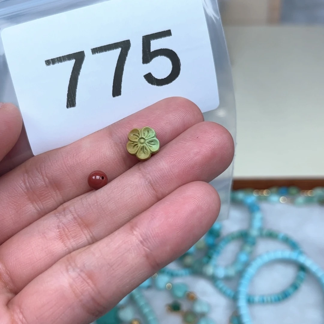 南红玛瑙未镶嵌珠宝奇石