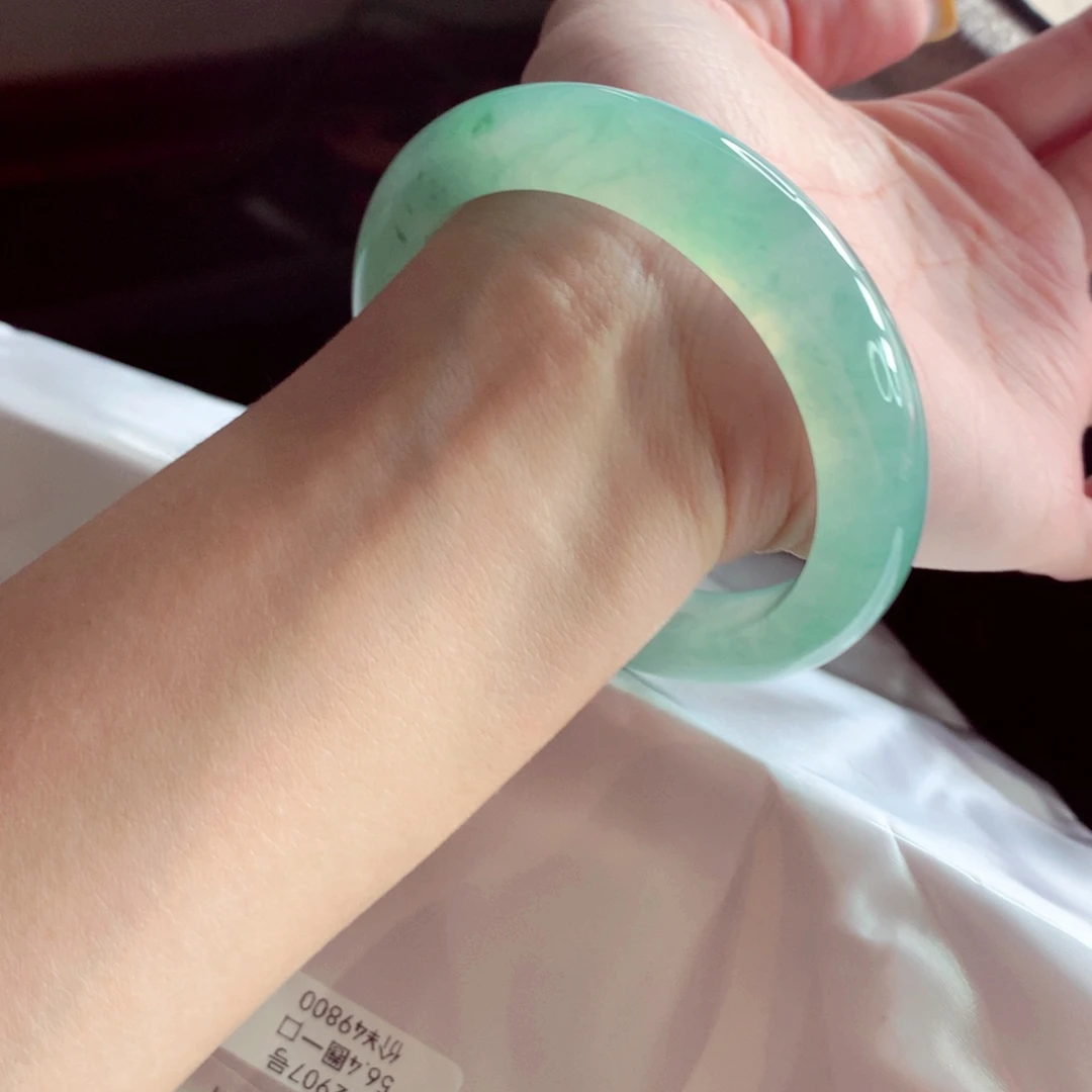 翡翠未镶嵌手镯56.4 清甜冰绿葡萄 灵