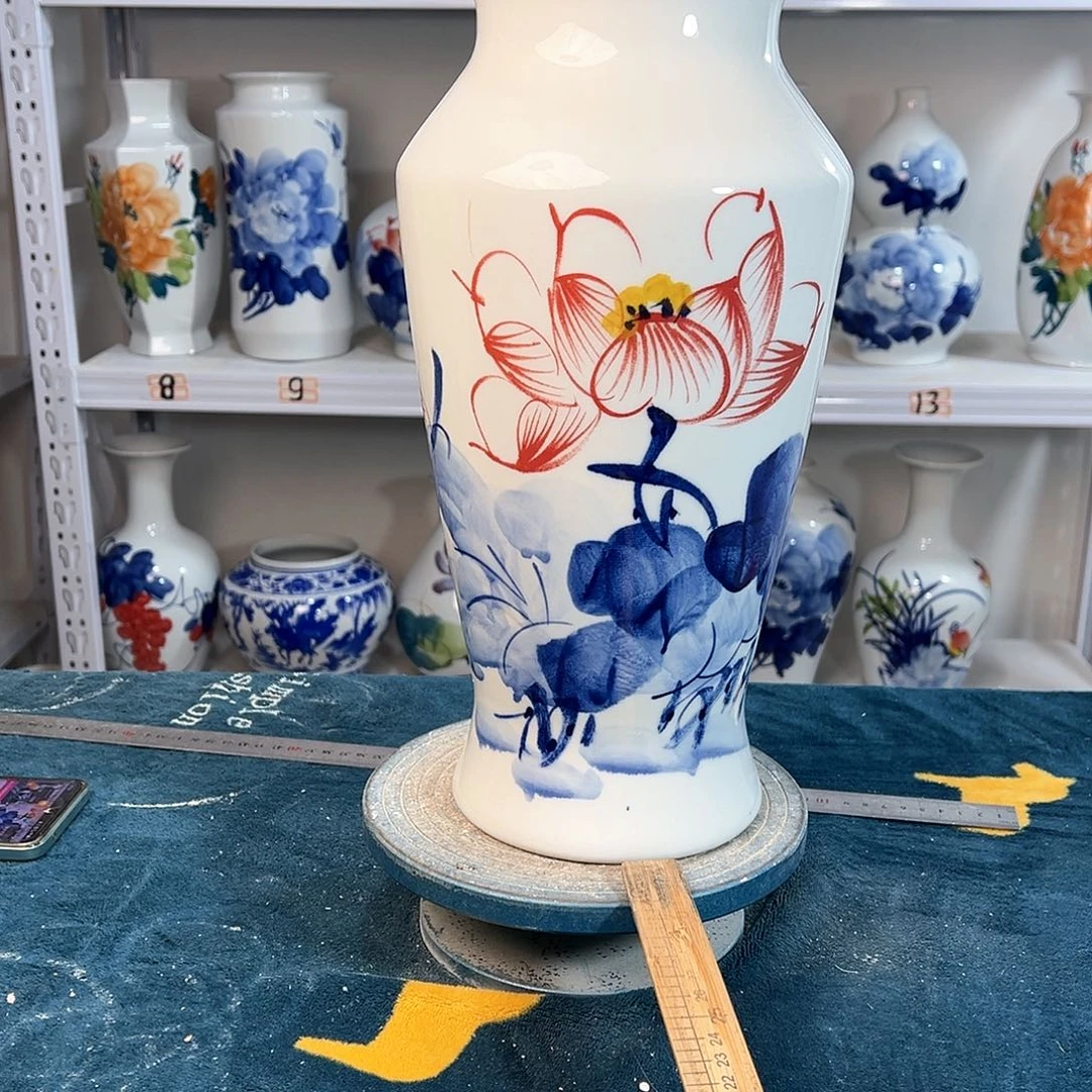 摆件景德镇陶瓷大鱼荷花