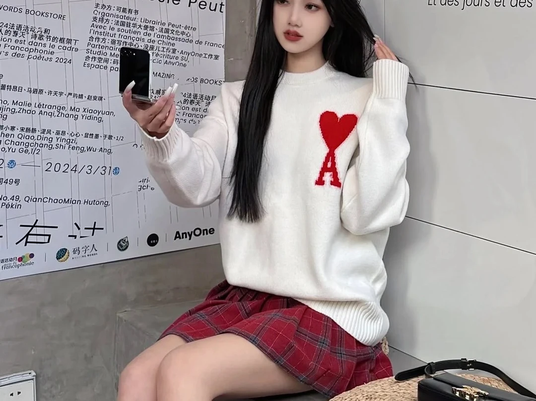 未使用 AMIPARIS JJ 胸口大爱心字母套头羊毛衫男女同款BFUKS002