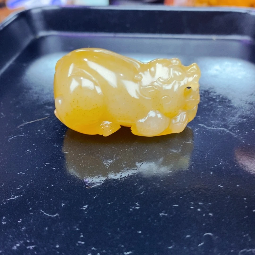 石英质玉（黄龙玉）未镶嵌颈饰