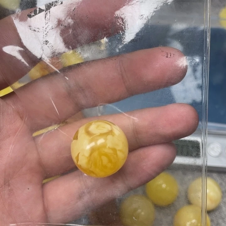 N***N琥珀未镶嵌珠宝奇石