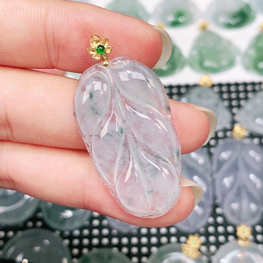 颈饰18K金镶嵌翡翠