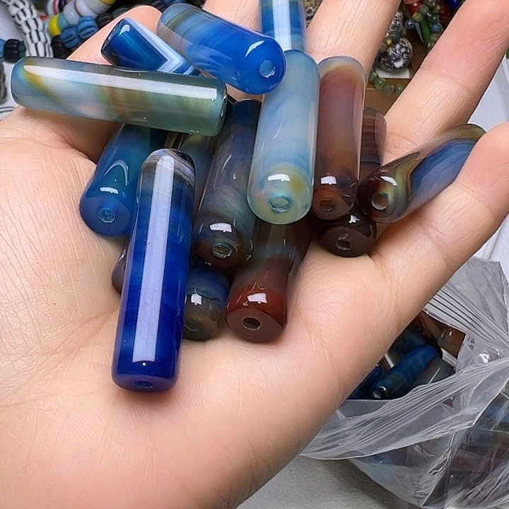 颈饰玻璃吗脑散珠1颗
