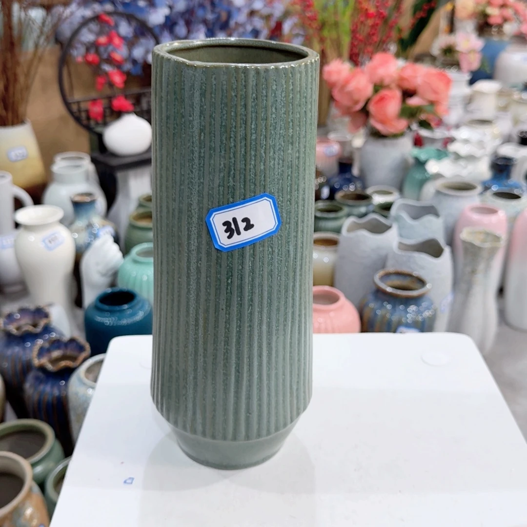 312号陶瓷高25厘米微瑕一个