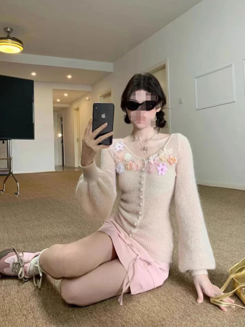 花开半夏2025春款针织衫手工钉花上衣显瘦