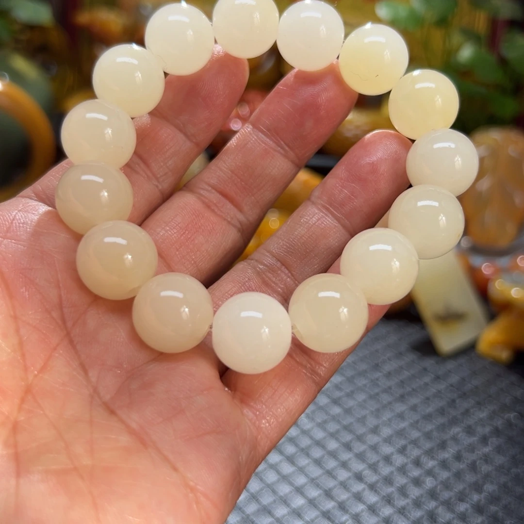 石英质玉未镶嵌颈饰