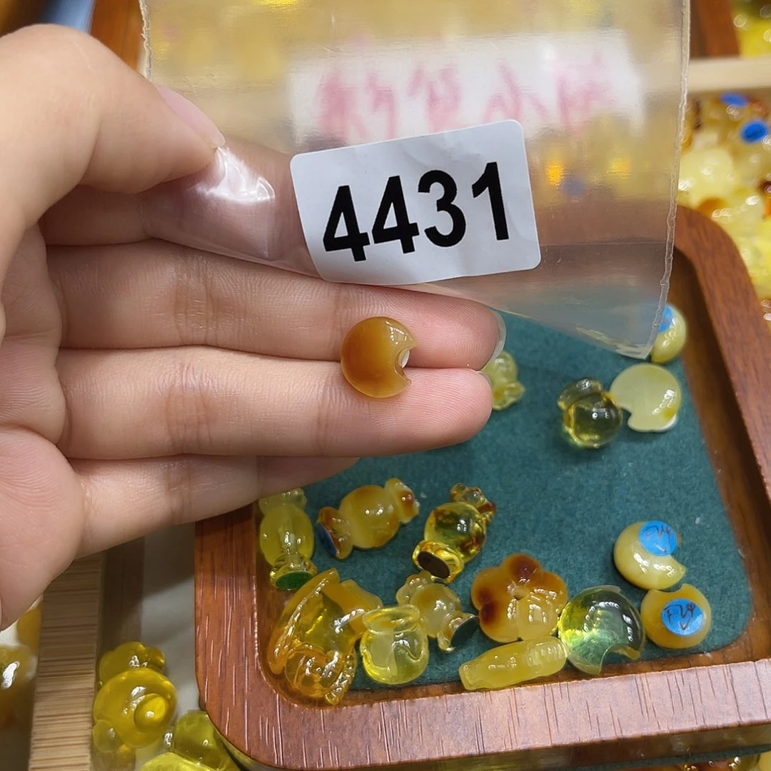 琥珀未镶嵌珠宝奇石