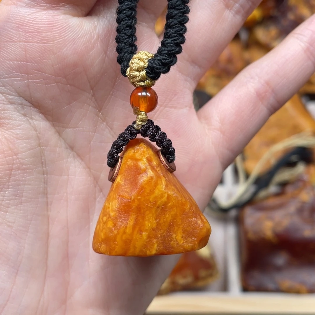 琥珀珠宝奇石未镶嵌