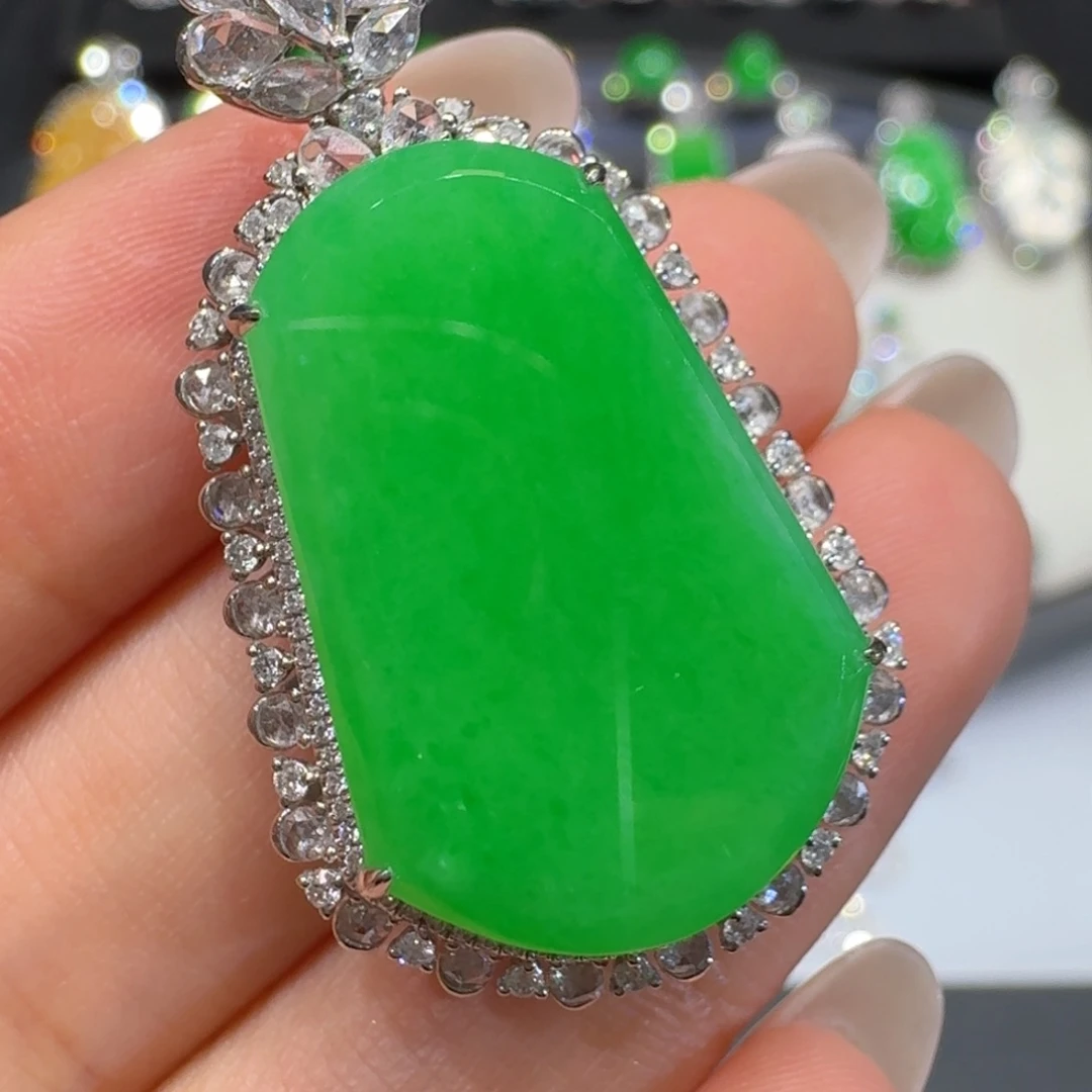 翡翠18K金镶嵌颈饰收到货48小时鉴赏期