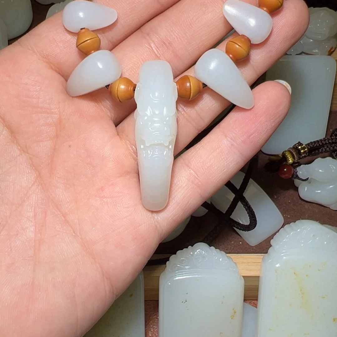 和田玉挂件未镶嵌卡****西
