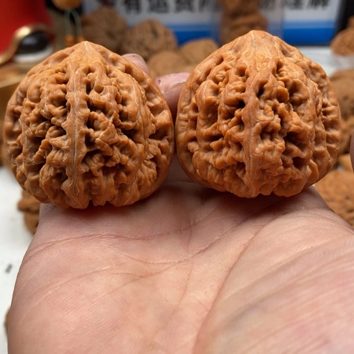 吊坠文玩核桃天**翼核桃