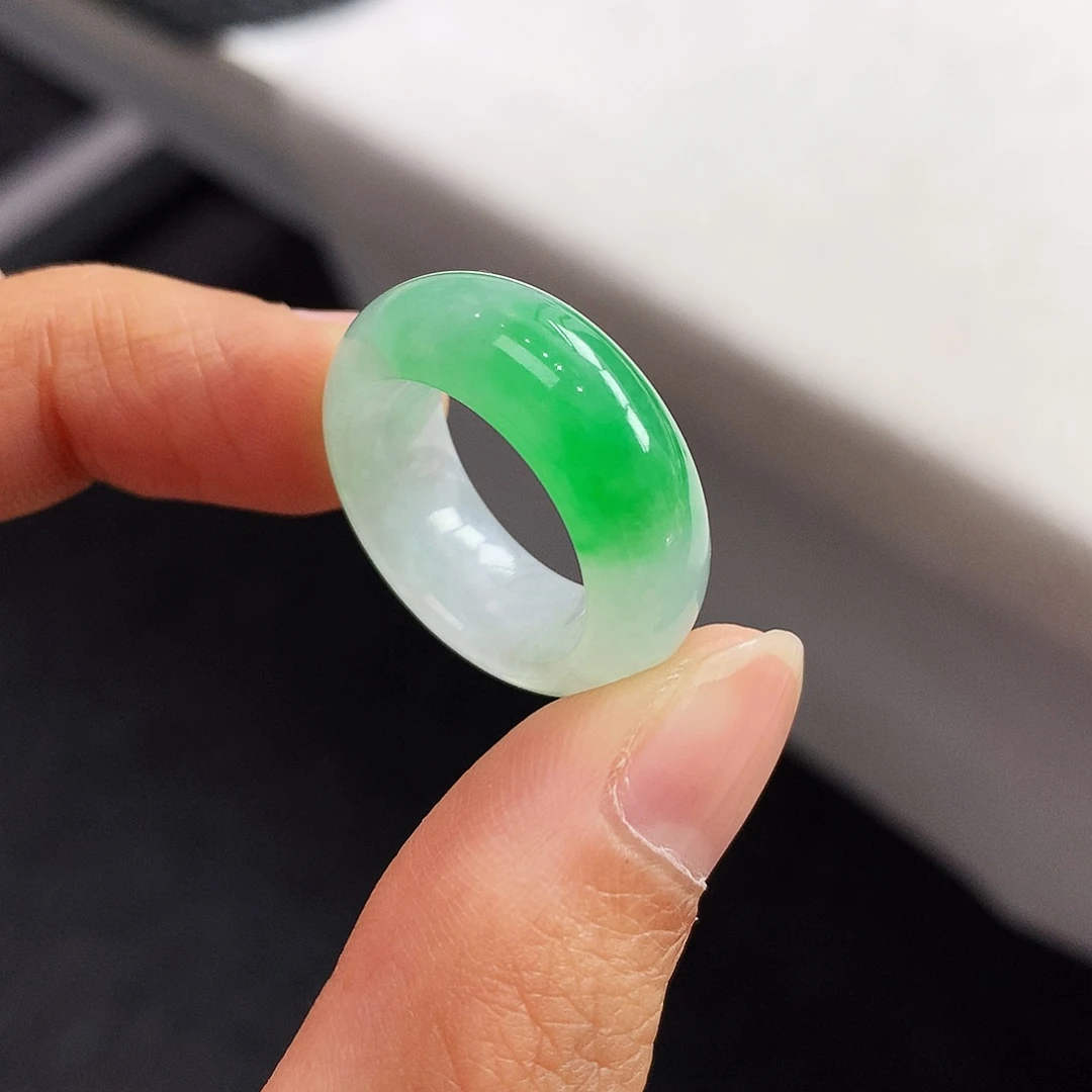 s***a翡翠未镶嵌戒指12号