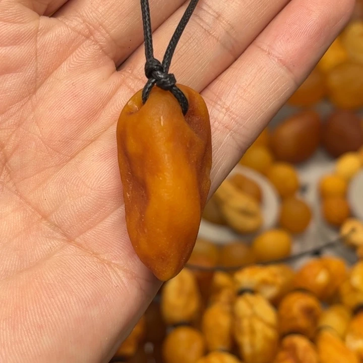 琥珀未镶嵌裸石天然蜜蜡吊坠