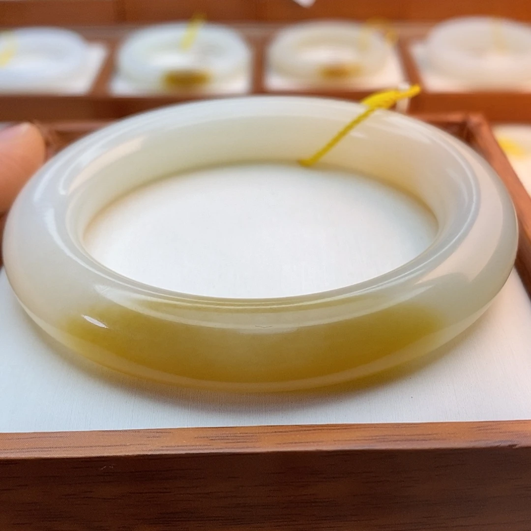 和田玉（糖玉）未镶嵌手链