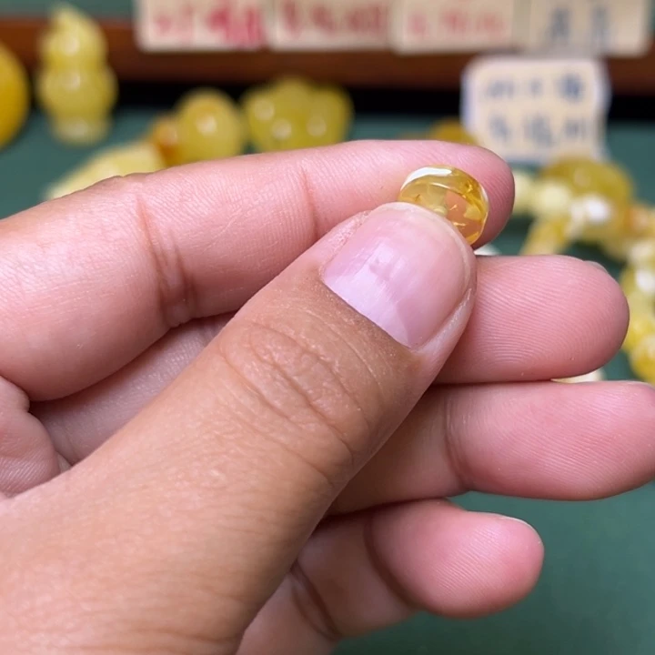 琥珀未镶嵌珠宝奇石