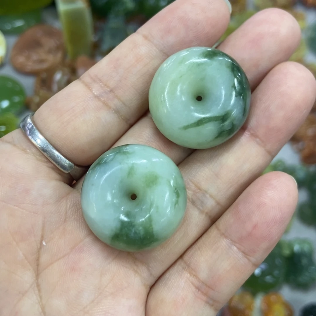 蛇纹石玉未镶嵌挂件