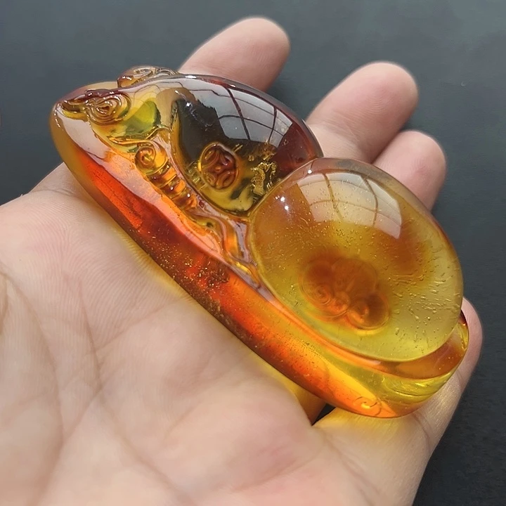 琥珀未镶嵌裸石吊坠