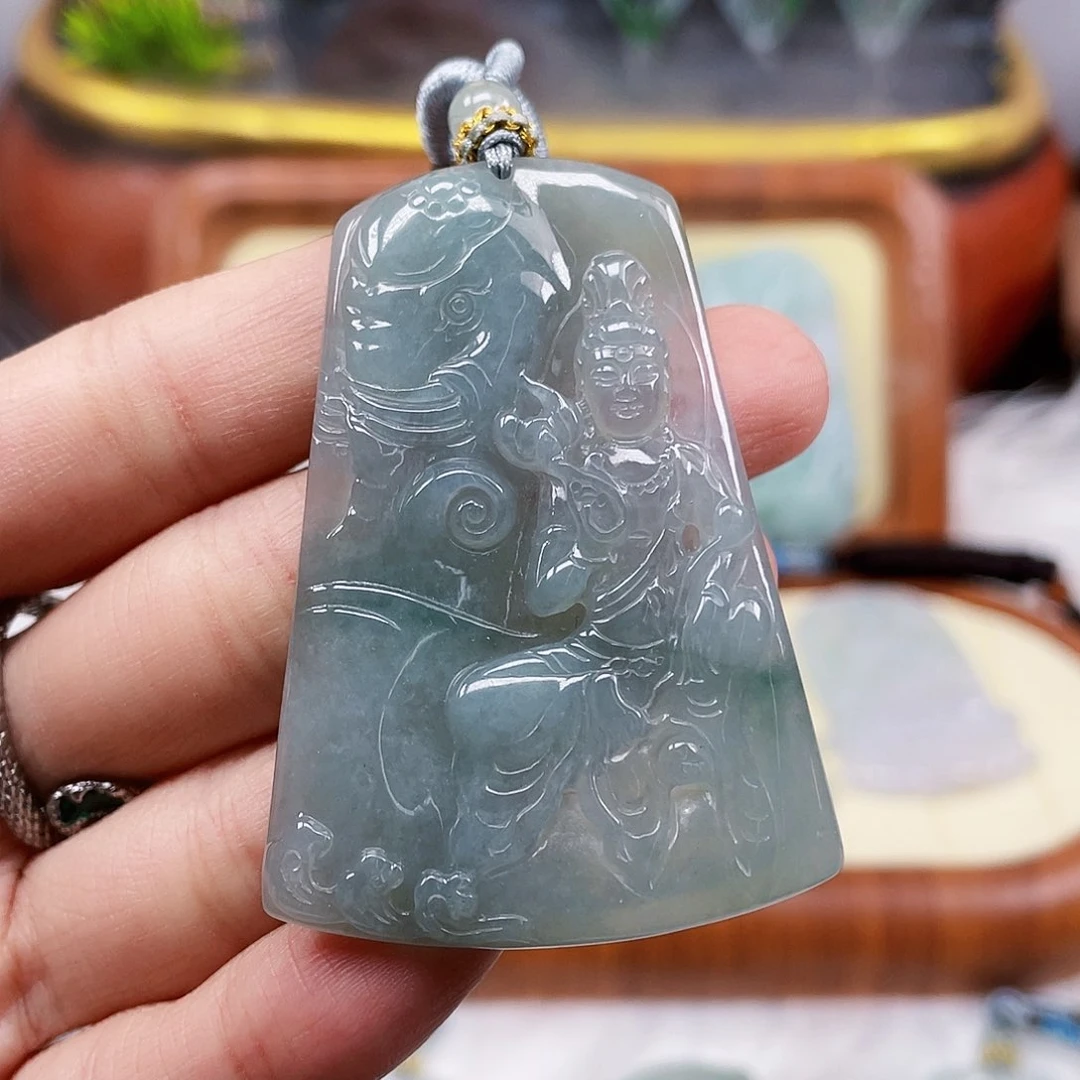翡翠未镶嵌项圈普贤